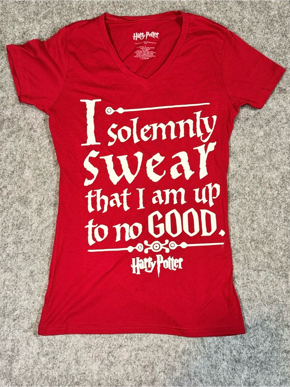 Harry Potter “I Solemnly Swear” Red V-Neck T-Shirt Women’s Large